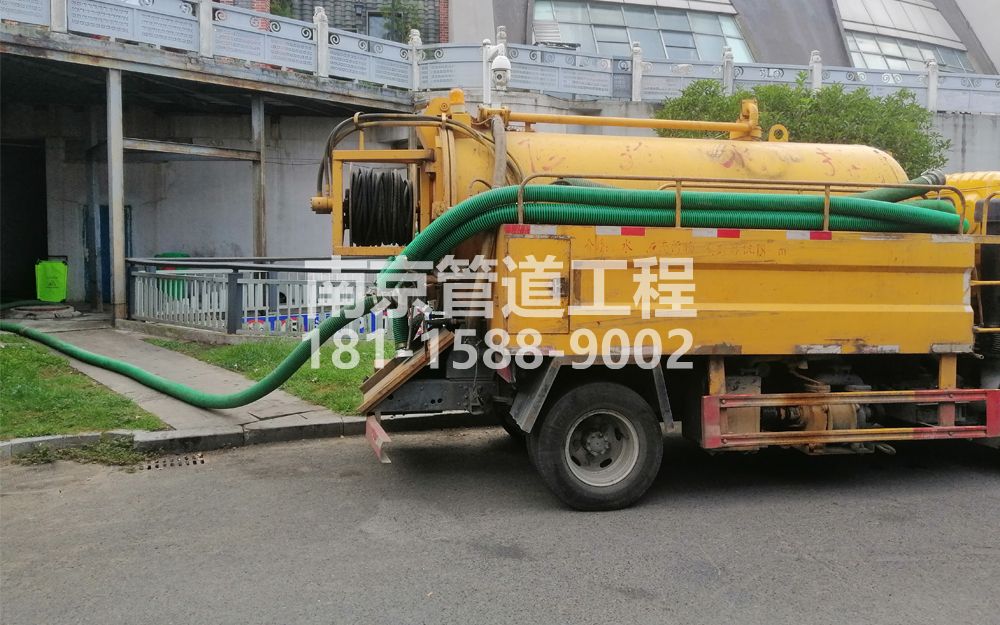 277黄山路商场隔油池吸污