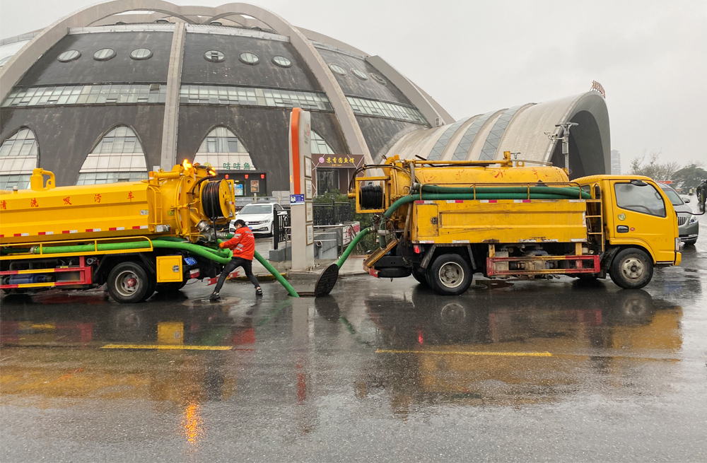 271黄山路商场管道清淤